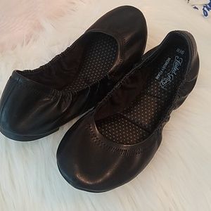 NWOT Faded Glory Memory Foam Flats